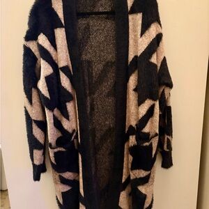 Lush Oversize Black and Tan/Taupe Houndstooth Cardigan